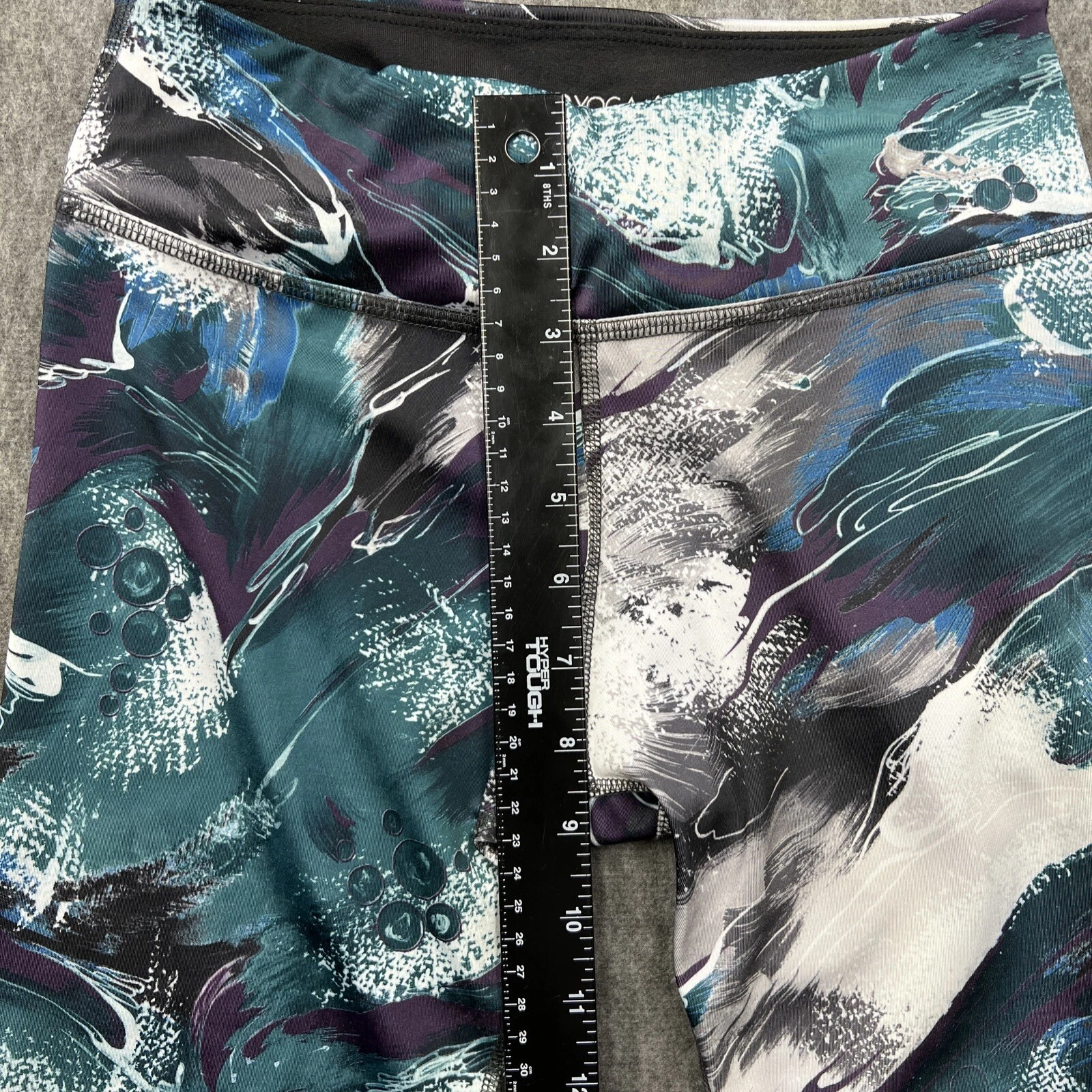 beyond-yoga vysokým pasem abstraktním vzorem leggings