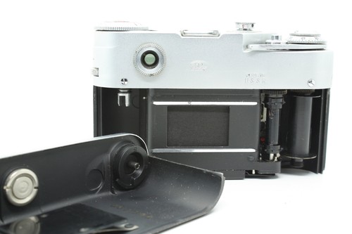 Classic 1970s FED 4b 35mm Rangefinder Film Camera with Nice Industar N-61 Lens - Picture 7 of 9