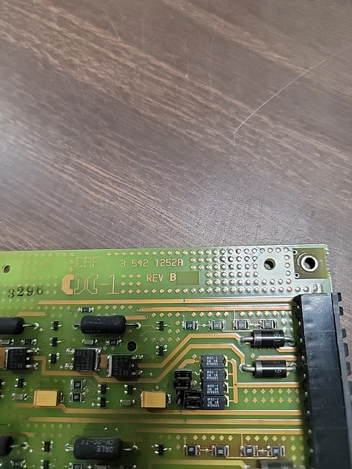 Placa de salida CAF Cincinnati Milacron 3-542-1252A Rev B Foto 3 de 3
