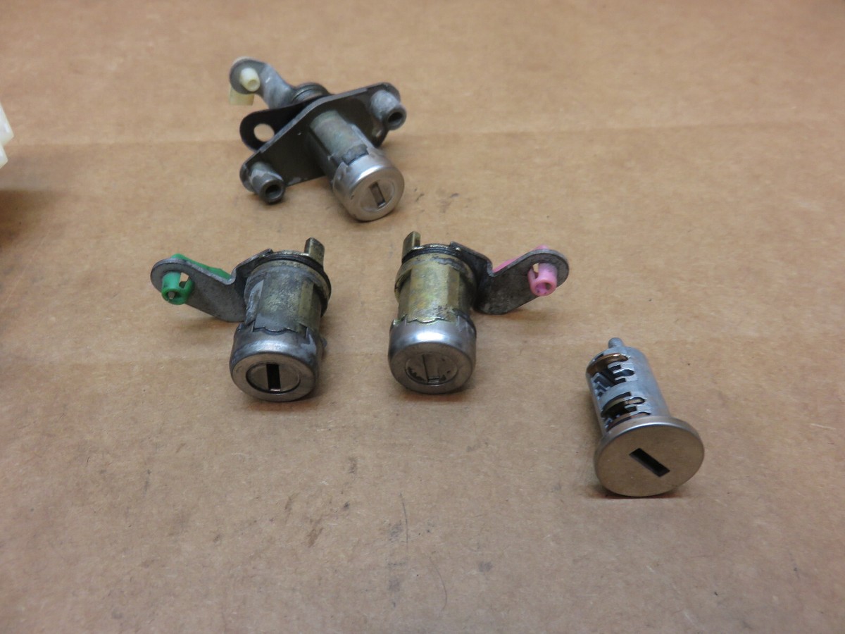 JDM RHD NISSAN 180SX TYPE X 5 SPEED IGNITION,DOOR LOCK,KEY