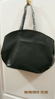 WOMANS BEAUTIFUL SOFT PEBBLE LEATHER BLACK POCKET  BOOK LARGE.
