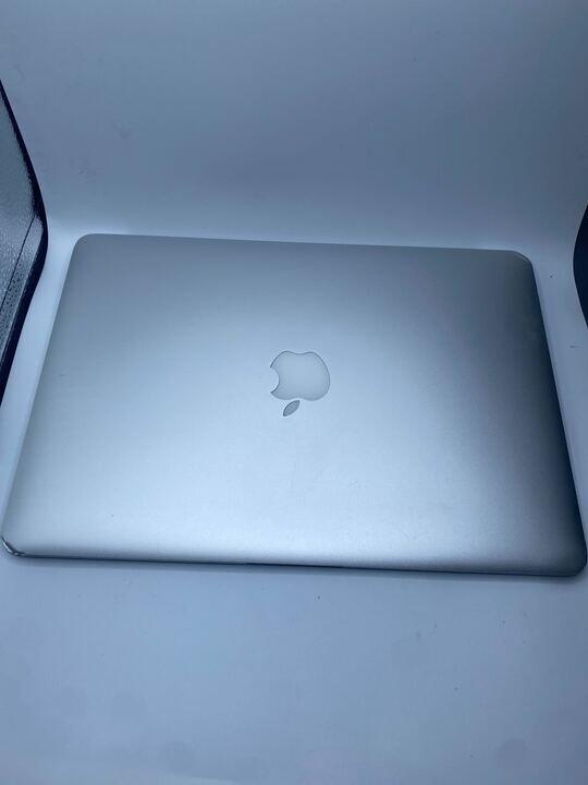 Apple MacBook Air MJVE2LL/A 13