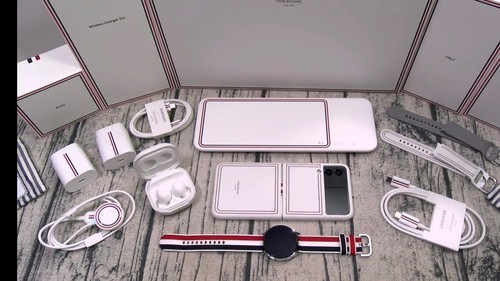 Samsung Galaxy Z Flip3 5G SM-F711U Thom Browne Edition 256GB - White (Unlocked) - Picture 5 of 11