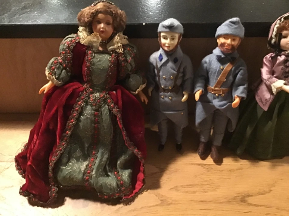 lot de 7 petites poupees anciennes, celluloid, plastique, porcelaine TBE - Photo 2/3