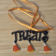 RARE Longaberger Baskets 2010 HALLOWEEN Candy Corn Black TREATS Metal TIE ON NEW