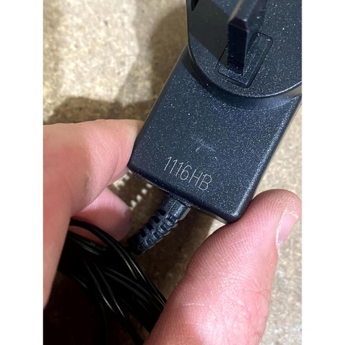 DVE DSA-12PFA-09 FUK Switching Power Supply Adapter Black Portable 12-Volt 1-Amp - Picture 3 of 7