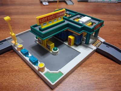 1992 Micro Machines Water Works Car Wash playset Galoob