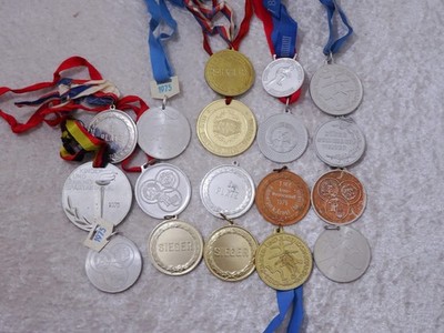 YFEZ5k - 18 x Medaille DDR Design u.a Jugend Spartakiade DTSB FDJ - Vintage