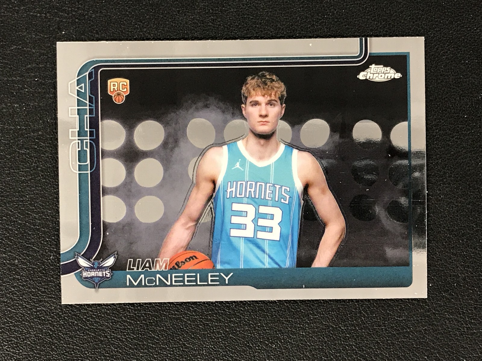 2025-26 Topps Chrome #279 Liam McNeeley Rookie Image Variation Charlotte Hornets