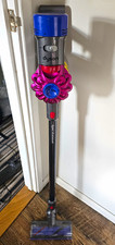 Dyson V8 Advanced Cordless Bagless Stick Vacuum, Wall Mount & Tools