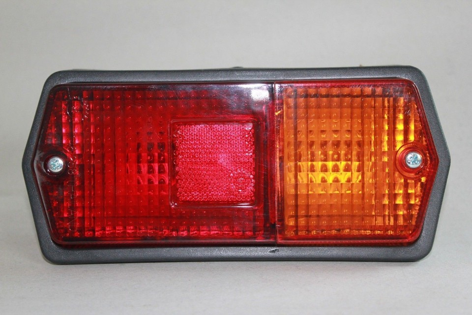 TSJ Right Hand RH Tail Light Lamp For Kubota Tractor, Replaces 3A013-75880 31301-34300 T1150-34302