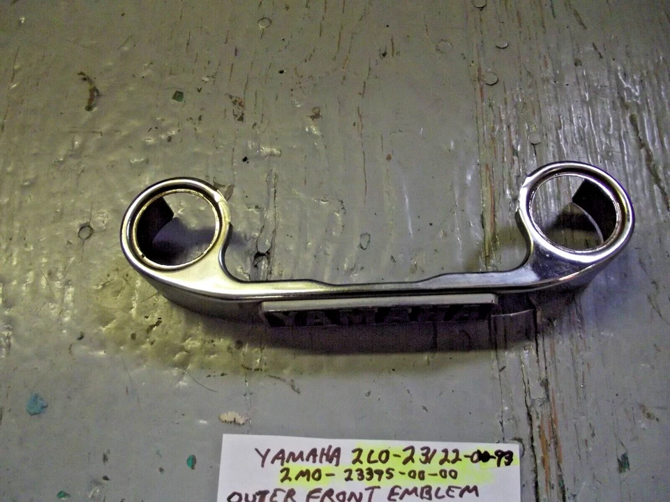 Yamaha XS400 / XS400-2 / XS400S ESPECIAL Cubierta de horquilla delantera emblema 2M0-23395-00-00 Foto 4 de 4