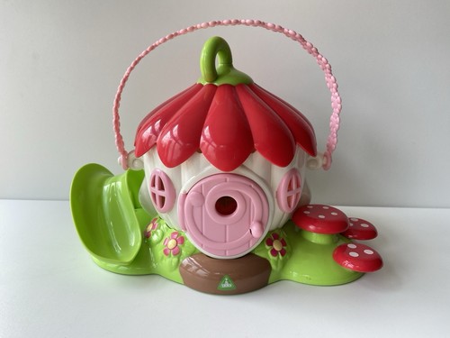 ELC Happyland Fairy Flower House With 3 Figures & Accessories - Picture 6 of 15