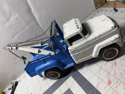 Hubley Mighty Metal Tow Truck 1960s series 800, Blue/ white With Hook Cord Etc