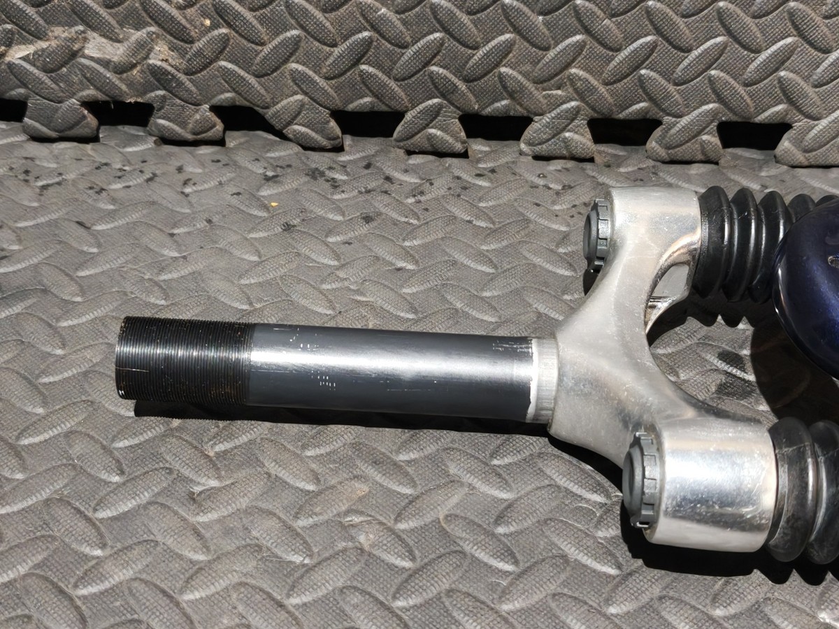 OLD TYPE 26” SUNTOUR XCC SUSPENSION FORK 1/8” THREADED 145MM