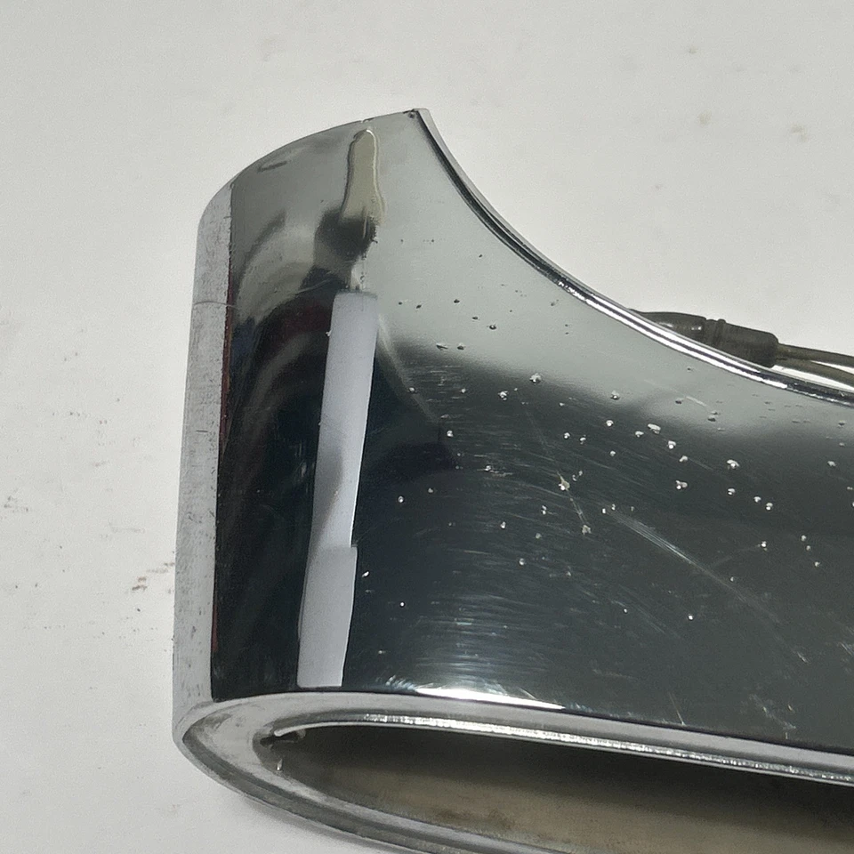 Carcasa de lámpara trasera izquierda Plymouth Fury 1959 OEM 2 y 4 puertas (ex. Vagón) Foto 2 de 4