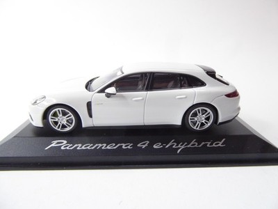 Porsche Panamera 4 e-Hybrid     Minichamps 1:43   OVP  ein Spiegel fehlt# 1233