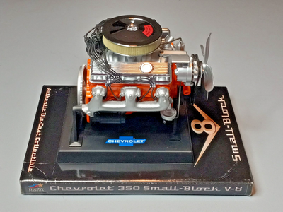 Chevrolet 350 V-8 Small Block Engine 1:6 Orange 84021 Liberty