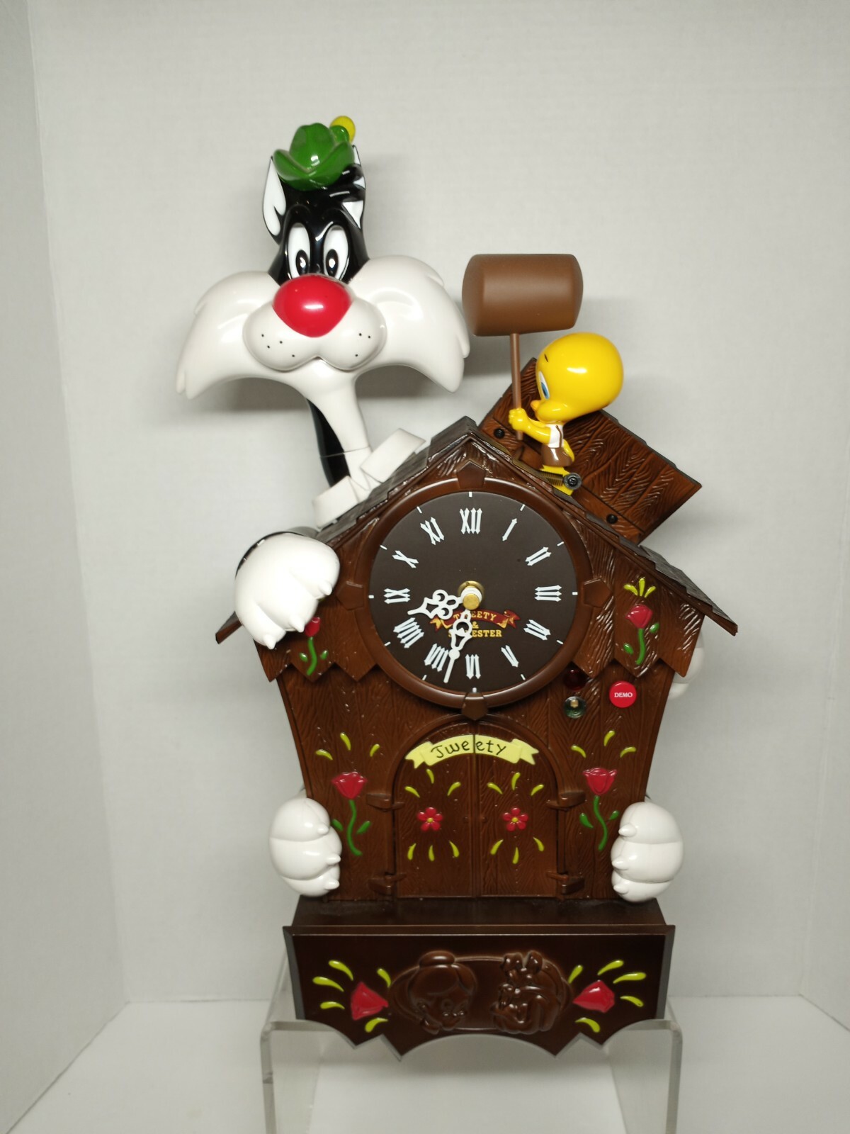 Looney Tunes Sylvester and Tweety Animated Cuckoo Clock by Thinktek / AS-IS | eBay Looney Tunes Sylvester and Tweety Animated Cuckoo Clock by Thinktek / AS-IS | eBay