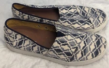 Toms Womens 8 White Blue Pattern Canvas Slip Ons Flats Loafers Shoes