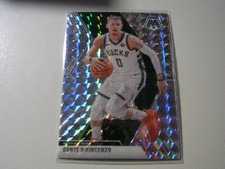 2019-20 Panini Mosaic Silver Prizm Donte DiVincenzo #135 Bucks