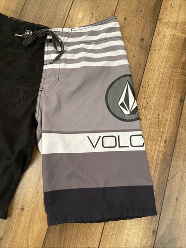 VOLCOM Pure FUNction Men’s Size 34/Black Gray And White Board Shorts  - Picture 6 of 18