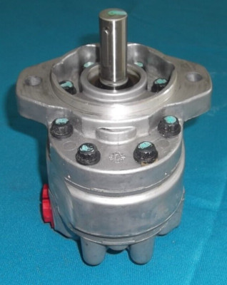 AGCO 70277510 EATON DANFOSS 26009-RAM C090129RS HYDRAULIC PUMP NEW