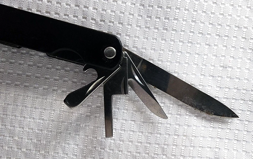 Multi Tool black 8 in 1 Folding Pocket Tool Stainless Steel pliers No case