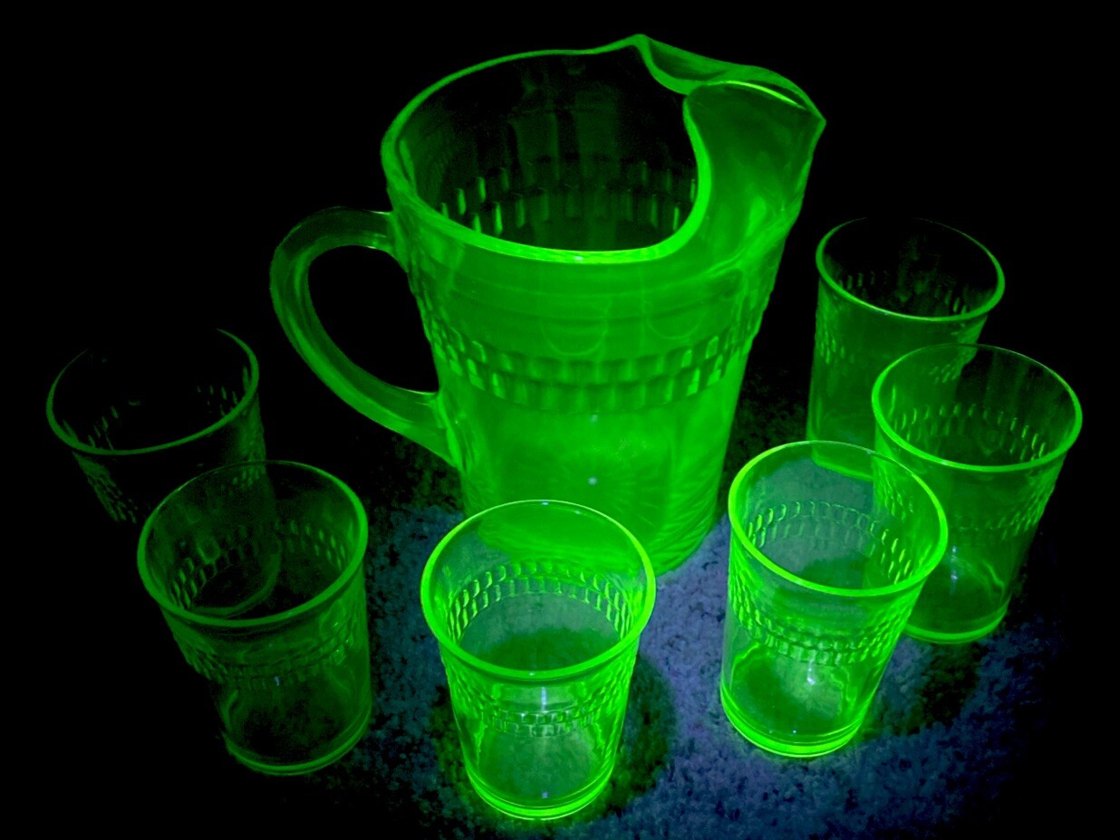 1930’s Anchor Hocking Roulette Water Pitcher W/6 Tumblers UV Reactive Depression