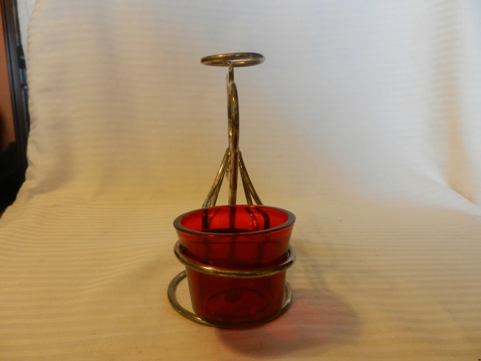 Estatueta de anjo fio de metal tom dourado luz de chá suporte de vela vidro vermelho 5,75" de altura - Imagem 2 de 4