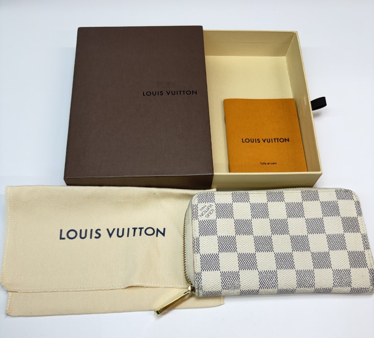 Louis Vuitton Zippy Compact Wallet Damier Azur