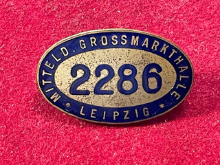 Leipzig: Anstecker emailliert Nr. 2286 Mitteldeutsche Großmarkthalle Leipzig