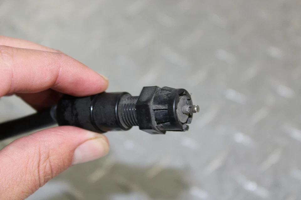 Kawasaki ZRX1100 2000 sensor de freno trasero 27010-1479 Foto 4 de 4