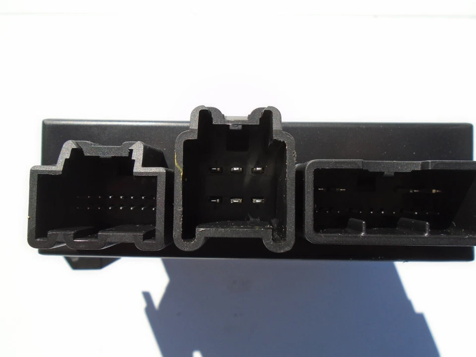 2009 2010 2011 GMC ACADIA FACTORY /OEM POWER LIFTGATE  MODULE #20935205 Foto 3 de 3