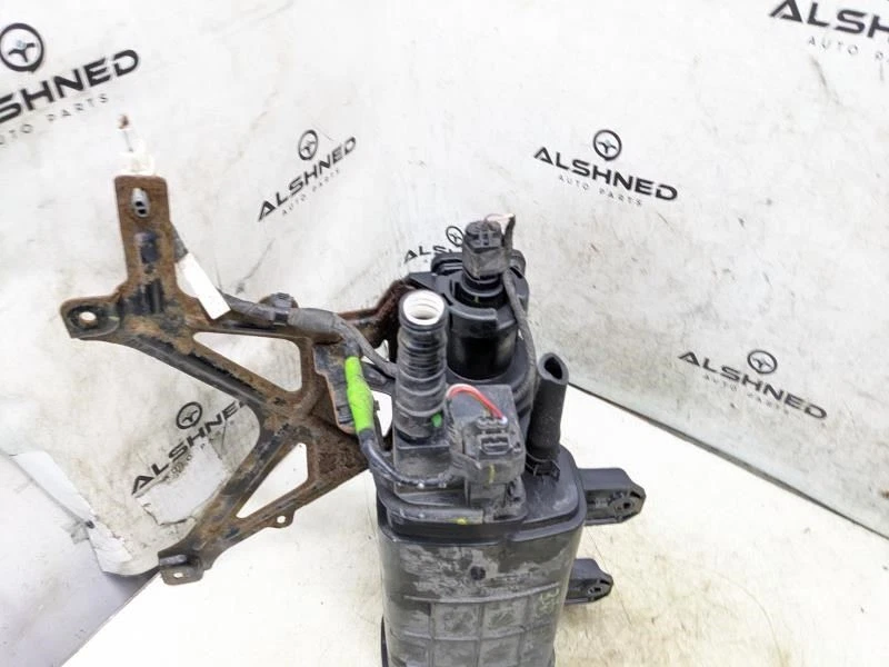 Bote de emisiones de evaporador de vapor de combustible Mazda 3 2014-2018 PE8T-13-96Z OEM Foto 2 de 4