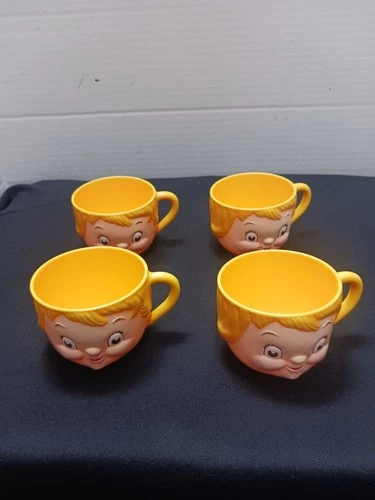 Vintage Campbell's Soup Dolly Dingle Plastic Soup Mugs Kids Cups Set Of Four