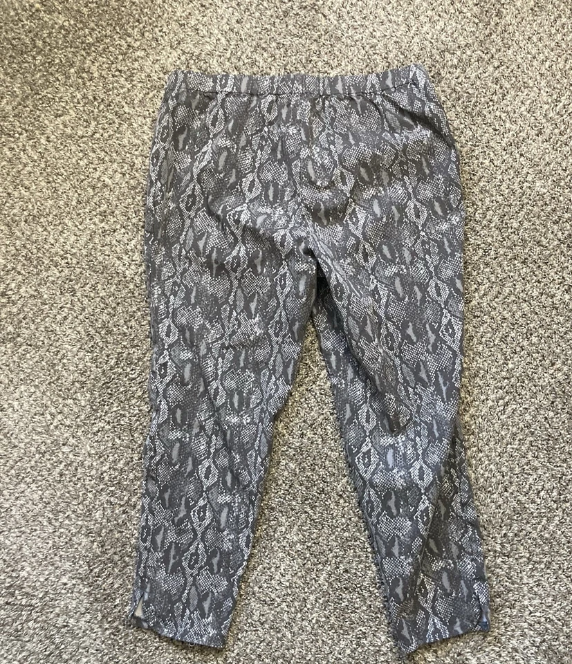 Isaac Mizrahi Live! Calça feminina tamanho 18W pele de cobra sintética cinza elástica - Imagem 2 de 4