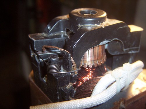 Black & Decker BV4000 Leaf Hog® Blower 12A Motor Replacement Carbon Brush Set - Picture 3 of 13