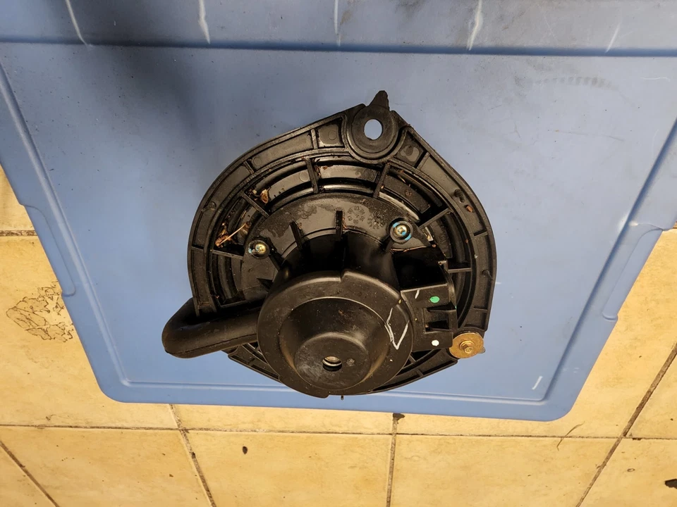 1999 2000 2001 2002 2003 2004 CADILLAC SEVILLE  BLOWER MOTOR - Image 2 of 2