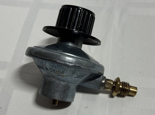 GasSaf Propane Gas Grill Control Valve Table Top Regulator with a 1"-20 Female - Picture 3 of 4