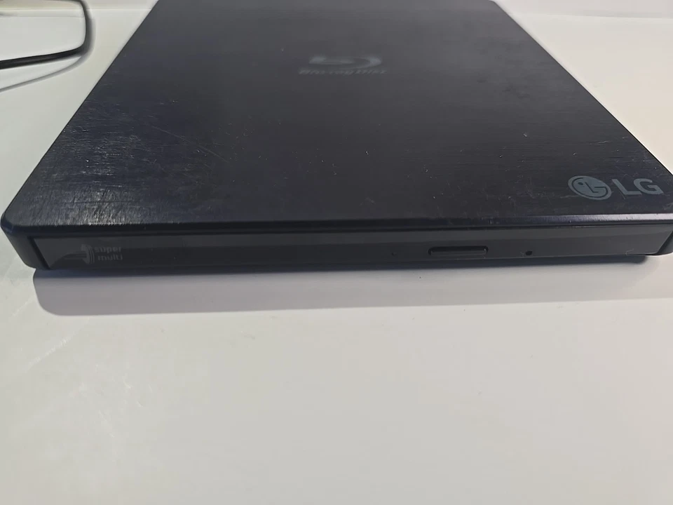 Gravador de DVD portátil fino LG BP50NB40 USB 2.0 - Preto - Imagem 2 de 4