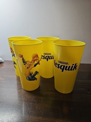 Lot of 4 Vtg Nestle Chocolate Nesquik Bunny Quik Rabbit Plastic 6.5'' Glasses 