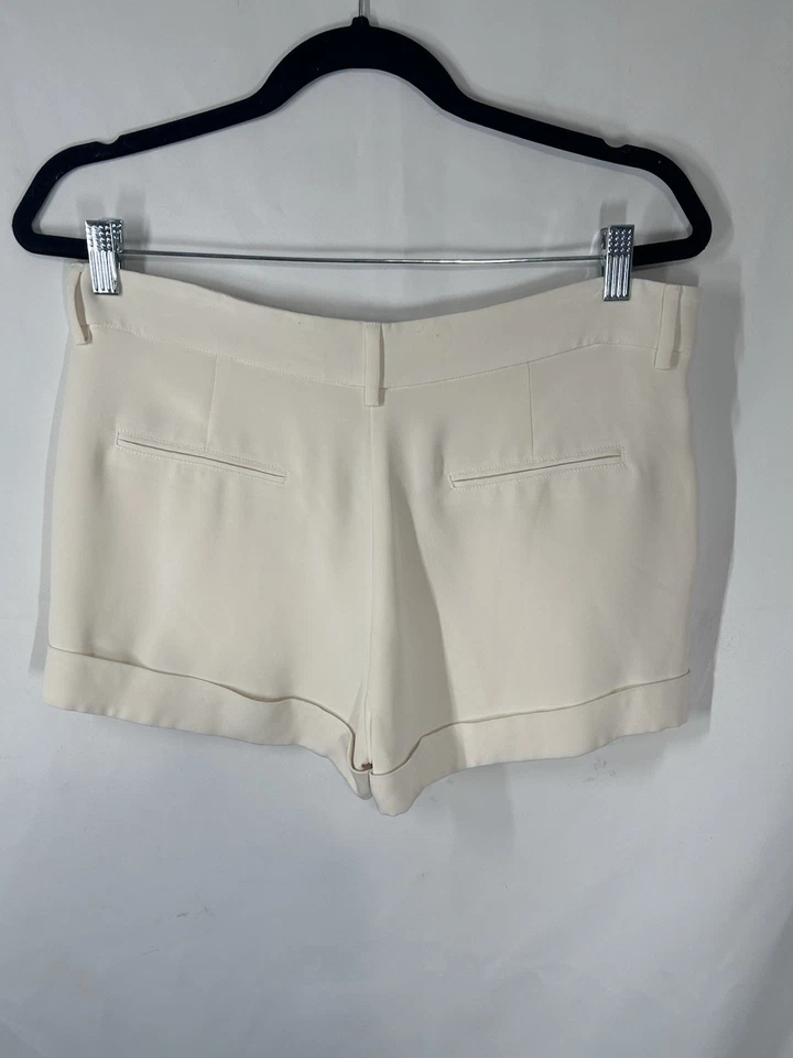 Pantalones cortos Haute Hippie 100 % seda marfil nuevos con etiquetas. Estilo #HHHO12-4058. Venta al por menor $265 talla 6 Foto 4 de 4