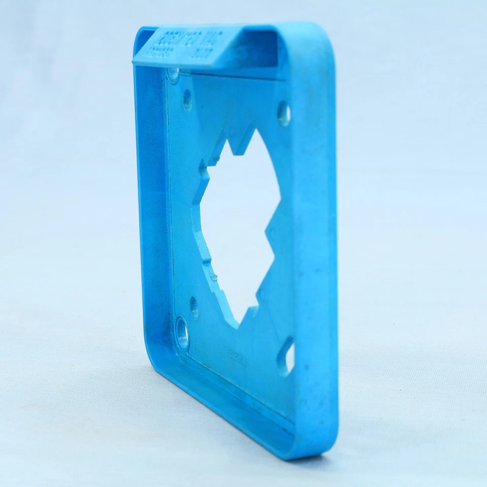 Cooper Pin Sleeve Polarizer Plate 208Y/120 VAC ARC105C BLUE 0402974 192594 100A - Image 3 of 4