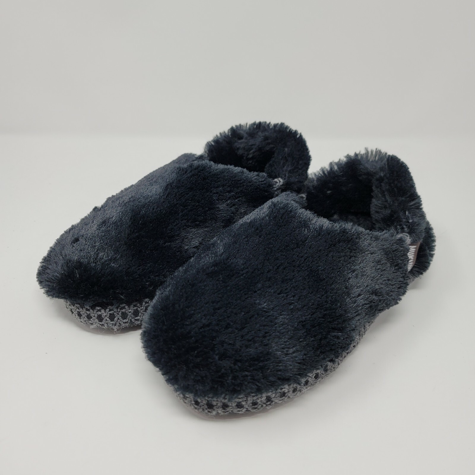 Muk Luks Womens Slippers Black Fuzzy Mukluks Small Size 5-6