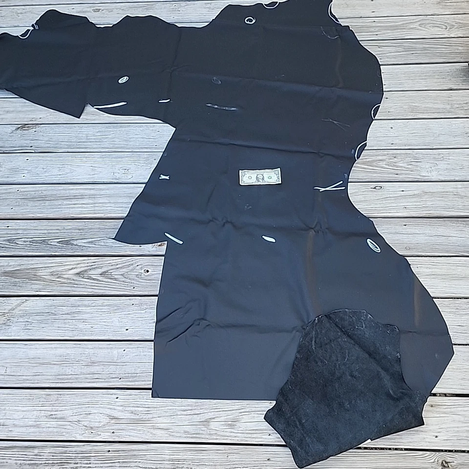 Remanente de chatarra de tapicería de cuero negro parcial de piel de vaca de alta calidad  Foto 2 de 4