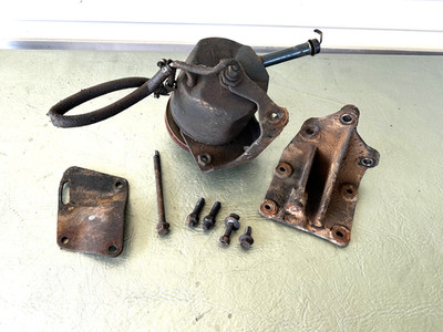 1971-1973 Ford Mustang Power Steering Pump & Brackets 302 D1ZA-30511 #8383