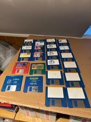 Atari ST. Sammlung von Zeitschriften und Spielscheiben. Beschreibung lesen