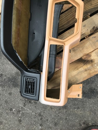 91 - 95 Volvo 940 Upper & Lower Dash Tan Dash Board Black OEM USED - Picture 6 of 16