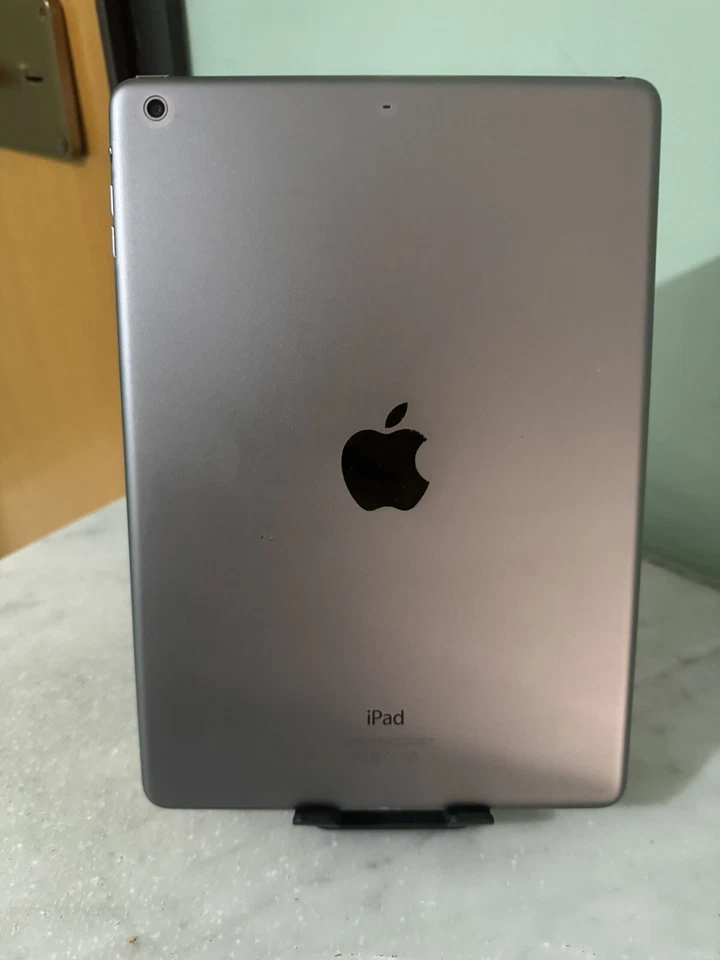 Apple iPad Air (1st generation) · 32GB · Wi-Fi, foto 3 di 4